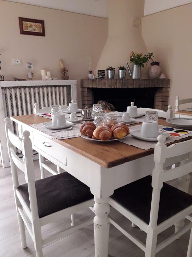 Casavittorio Bed & Breakfast San Giovanni In Marignano Exterior photo
